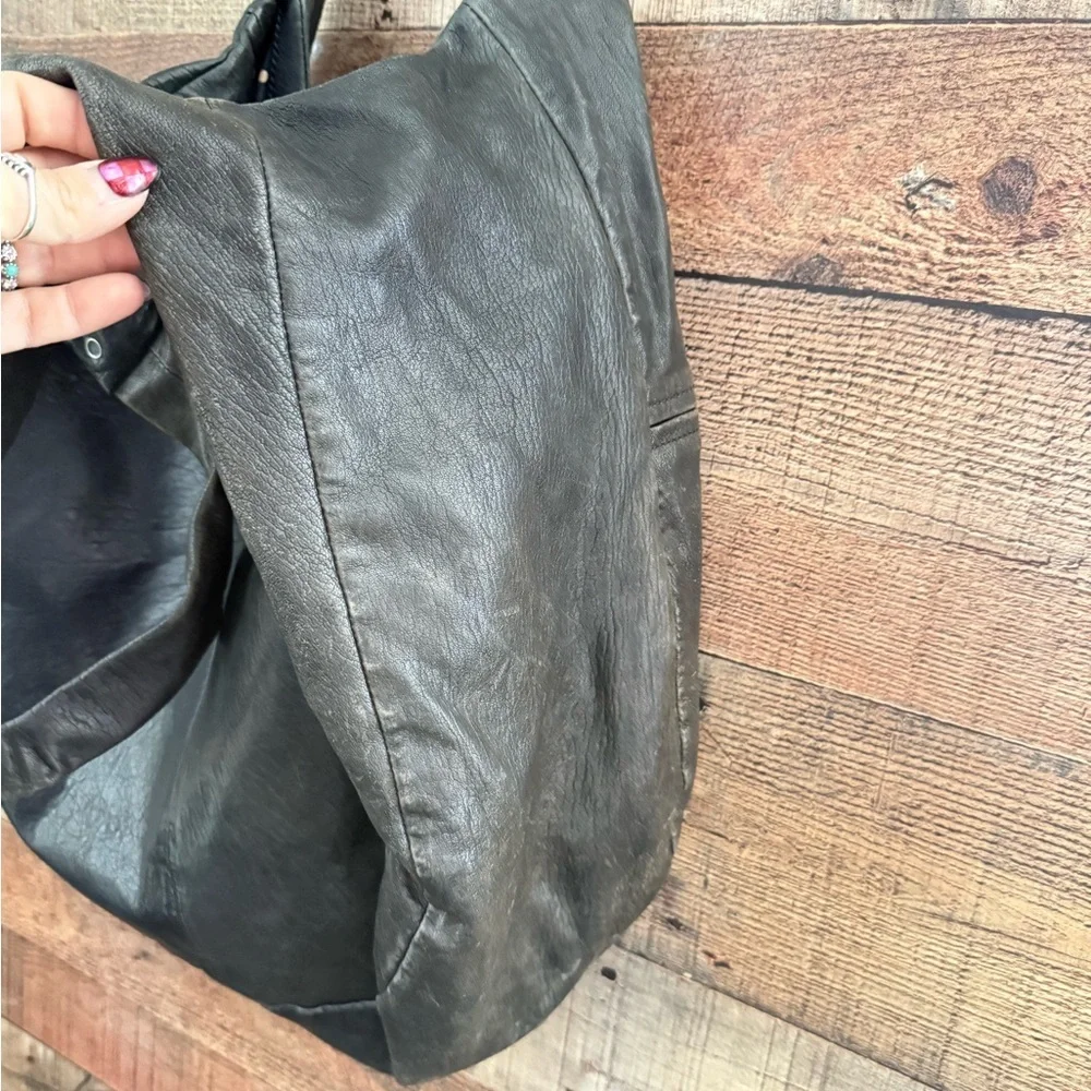 VTG Marc by Marc Jacobs Black Distressed Leather Shoulder Hobo